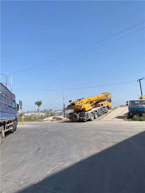 古塔区25吨吊车的租赁价格大概是多少？